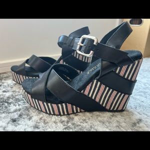 Volatile Black leather platform sandal 4 3/4” heel
